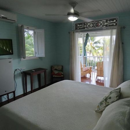 Sand Dollar Beach Bed & Breakfast 보카스 타운 외부 사진