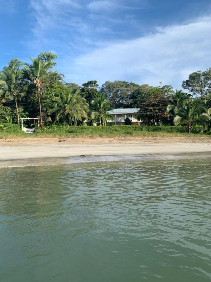 Sand Dollar Beach Bed & Breakfast 보카스 타운 외부 사진