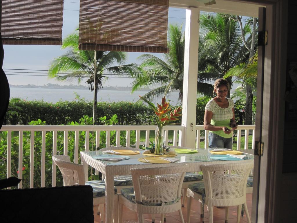 Sand Dollar Beach Bed & Breakfast 보카스 타운 객실 사진