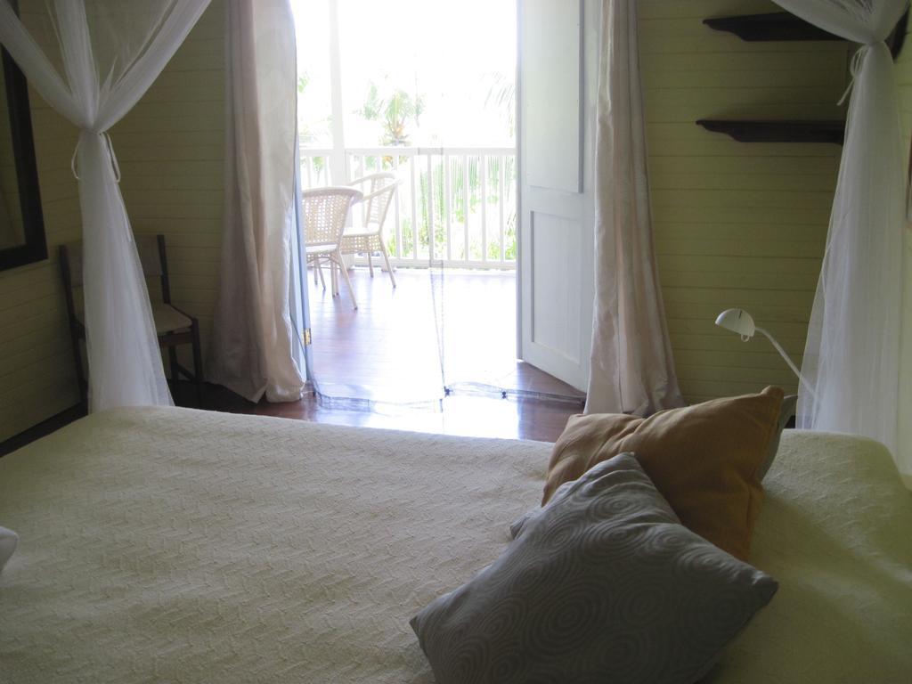 Sand Dollar Beach Bed & Breakfast 보카스 타운 객실 사진