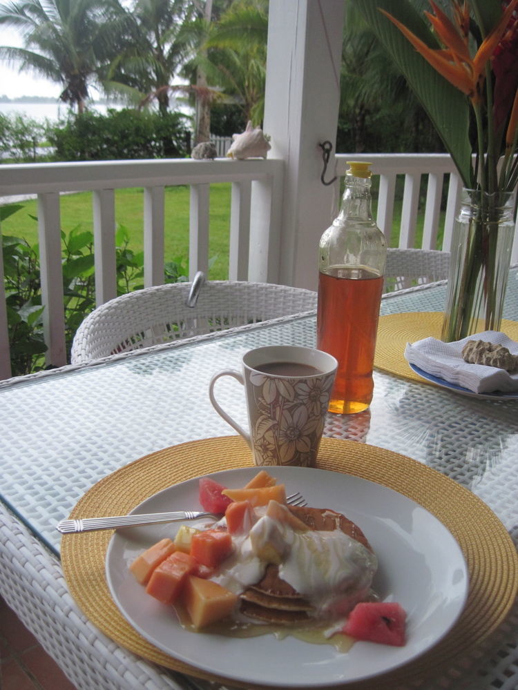 Sand Dollar Beach Bed & Breakfast 보카스 타운 외부 사진